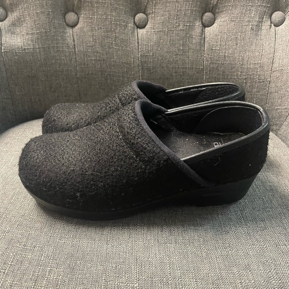 Black fabric Dansko